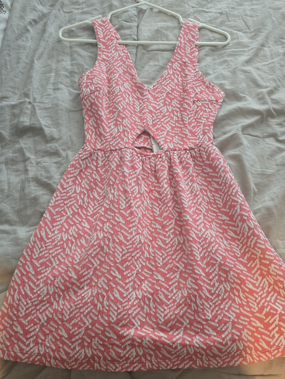 Juniors Pink Patterned Cutout Summer Dress